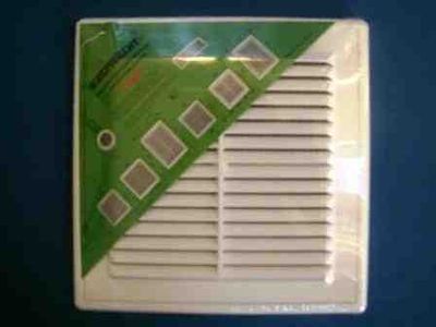 Решетка вентиляционная 170х170 пласт,съемн рамка с сеткой (бел) "Люкс" (Омск)